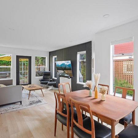Modern Kitsilano 2 Bedroom Home With A Hot Tub Vancouver Kültér fotó