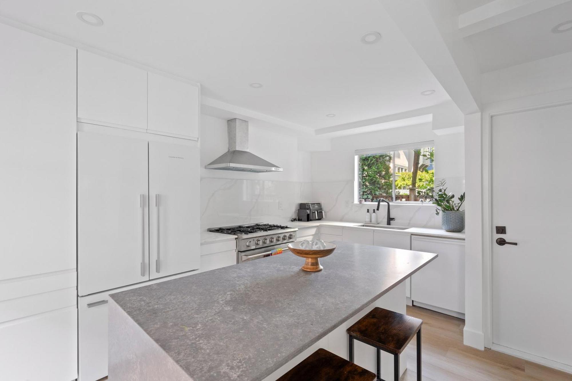 Modern Kitsilano 2 Bedroom Home With A Hot Tub Vancouver Kültér fotó
