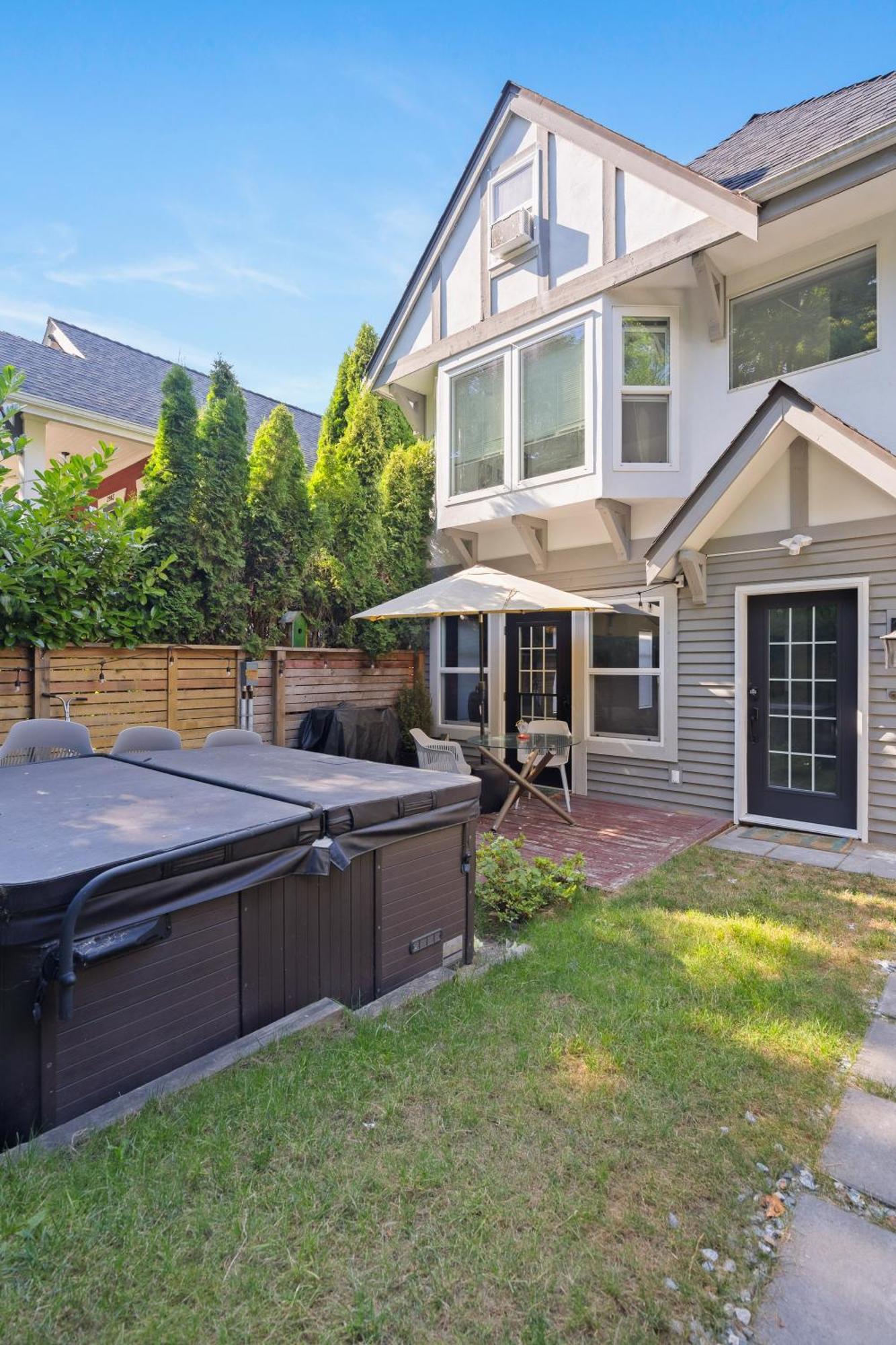 Modern Kitsilano 2 Bedroom Home With A Hot Tub Vancouver Kültér fotó